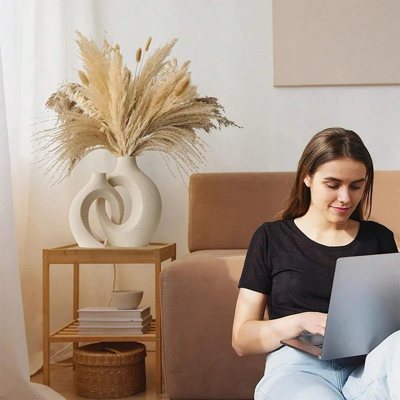 Skulpturale weiße Vase