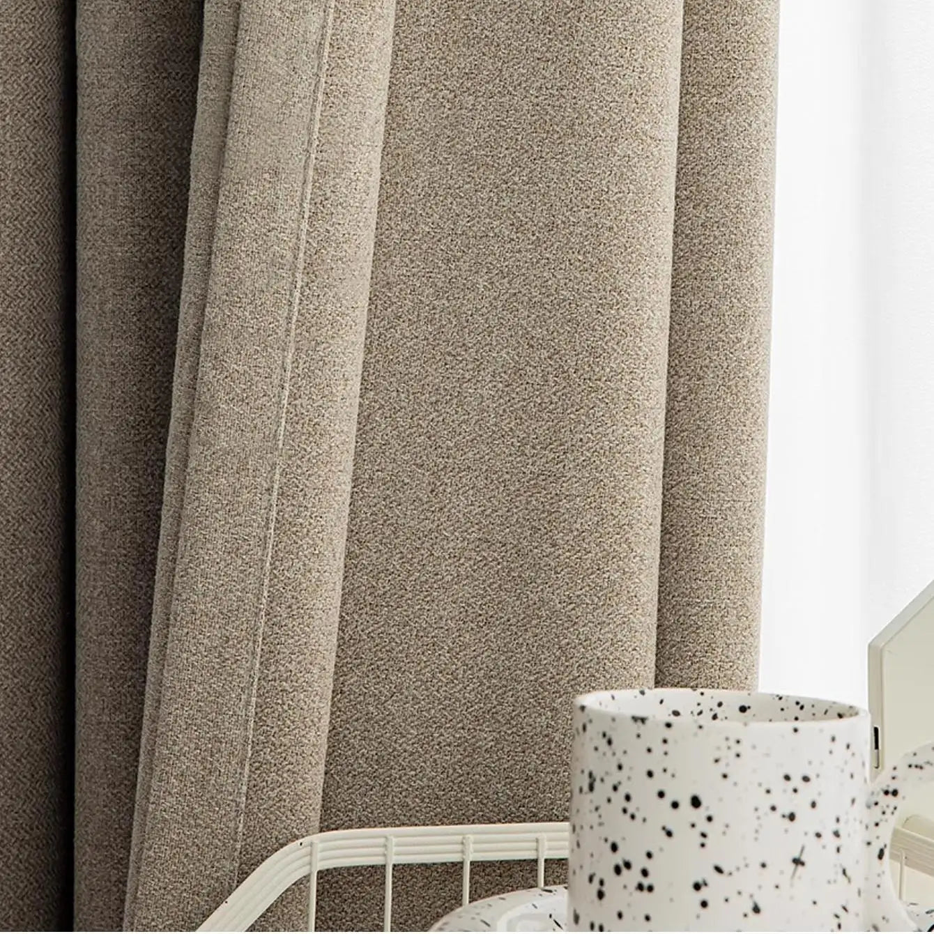 Verdunkelungsvorhang in Leinenoptik